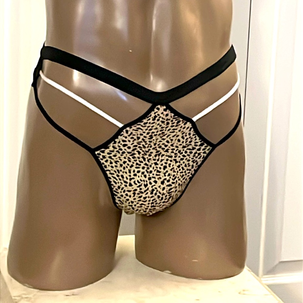 NWOT Catiaryn Leopard Print Thong (S/M) #8036
